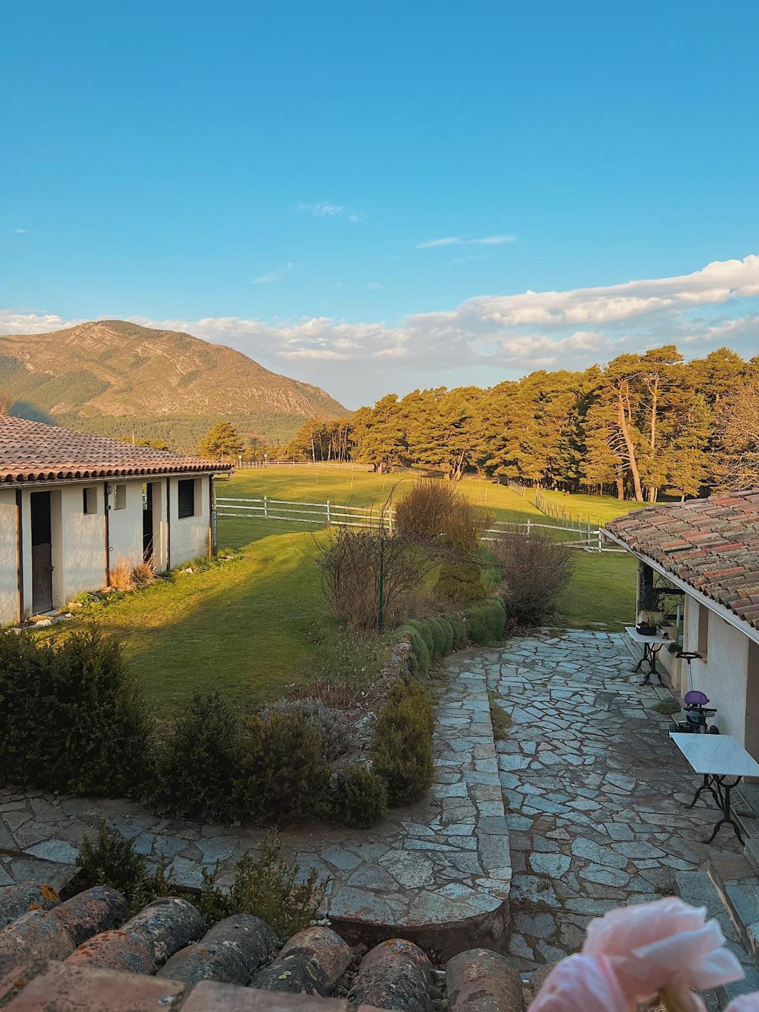 巴斯泰德品斯住宿加早餐旅馆 La Bastide  外观 照片
